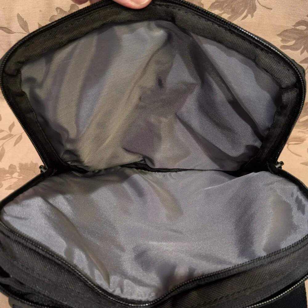 Eddie Bauer Crossbody Connect Tech Travel Day Bag, Gently Used! EUC